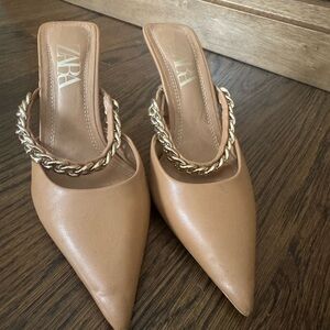 Zara Women's Brown Chain Accent Mules